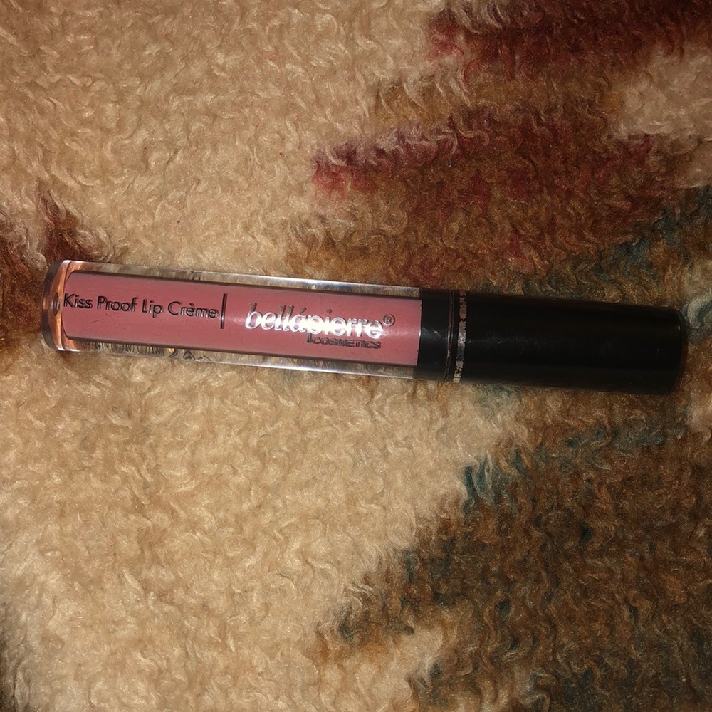 Bellapierre matte lippie